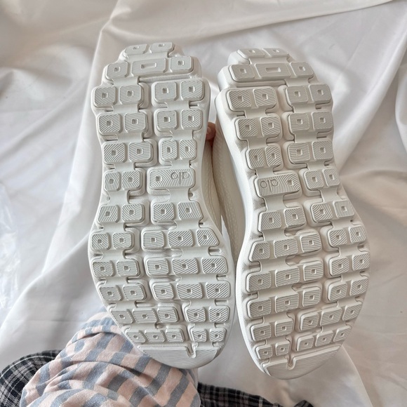 Alo Runner Sneakers in White - Picture 4 of 5